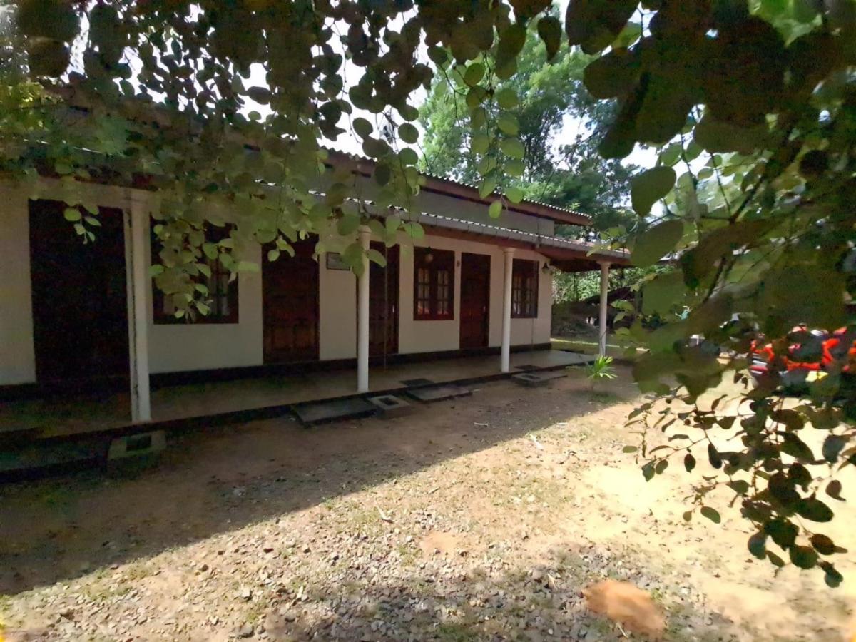 Hotel Katagamuwa Rest Kataragama Exterior foto